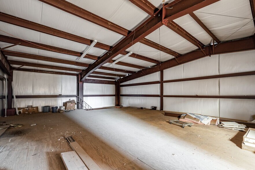 More Photos Of 2133 Shaver St, Pasadena Distribution For Sale