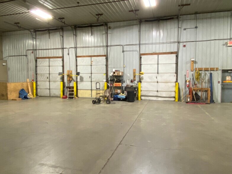 More Photos Of 2529 W Ferguson Rd, Fort Wayne Warehouse For Lease