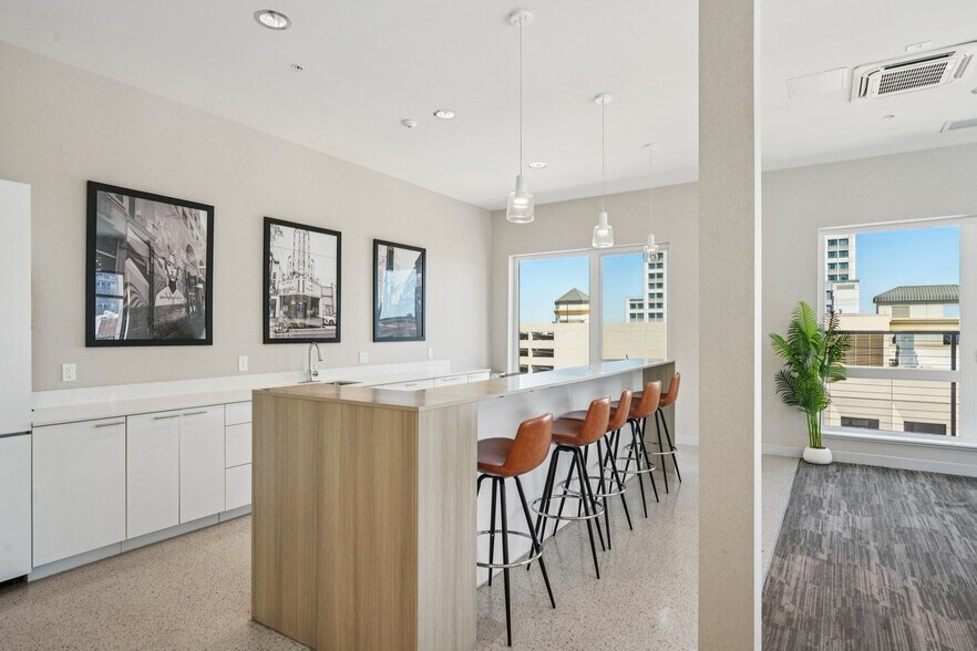More Photos Of 1010 11th St, Sacramento Apartments For Lease