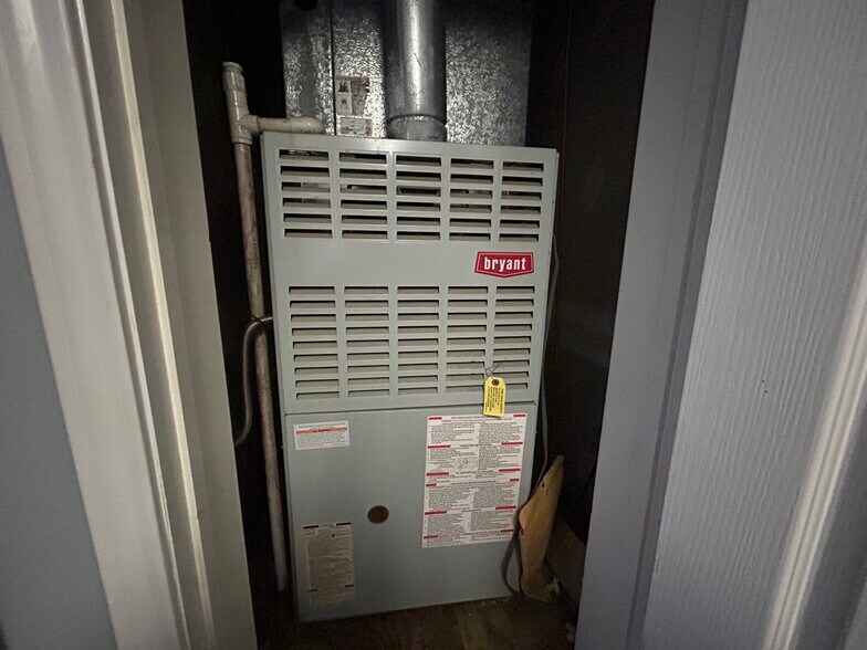 More Photos Of 2003 E US Highway 84, Palestine Office For Sale