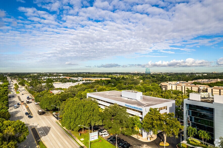 More Photos Of 4651 Sheridan St, Hollywood Medical For Sale