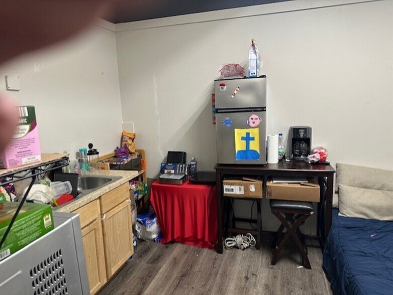 More Photos Of 382-392 Virginia St, Crystal Lake Freestanding For Lease