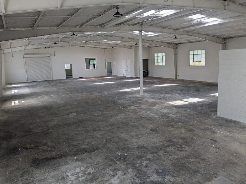 More Photos Of 1731 Taylor St NW, Atlanta Showroom For Lease