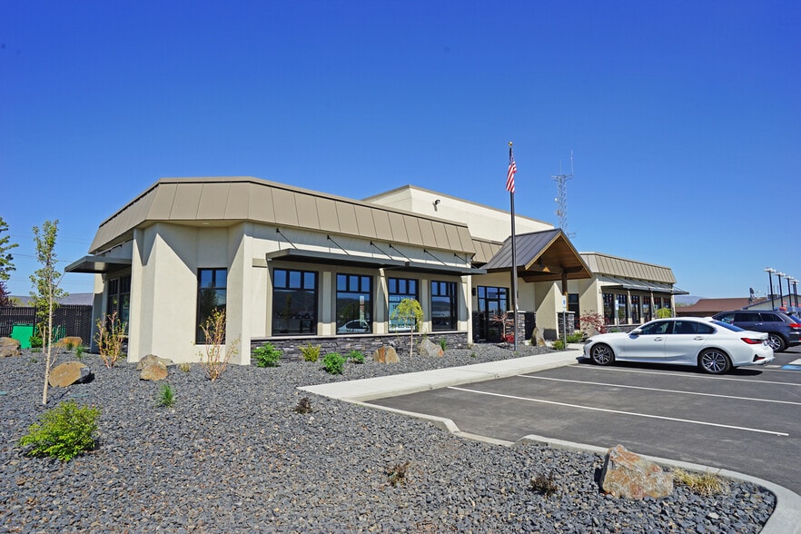 Primary Photo Of 1800 Rainier Pl, Union Gap Office For Lease