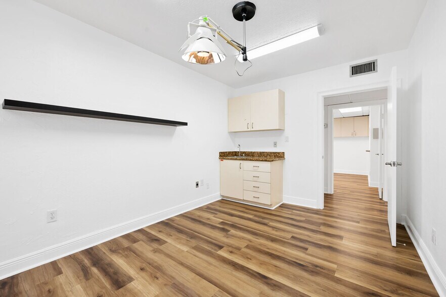 More Photos Of 100 SE 15th Ave, Fort Lauderdale Medical For Lease