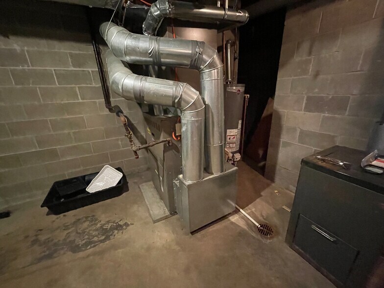 More Photos Of 1126 6th Ave, Beaver Falls Office For Lease