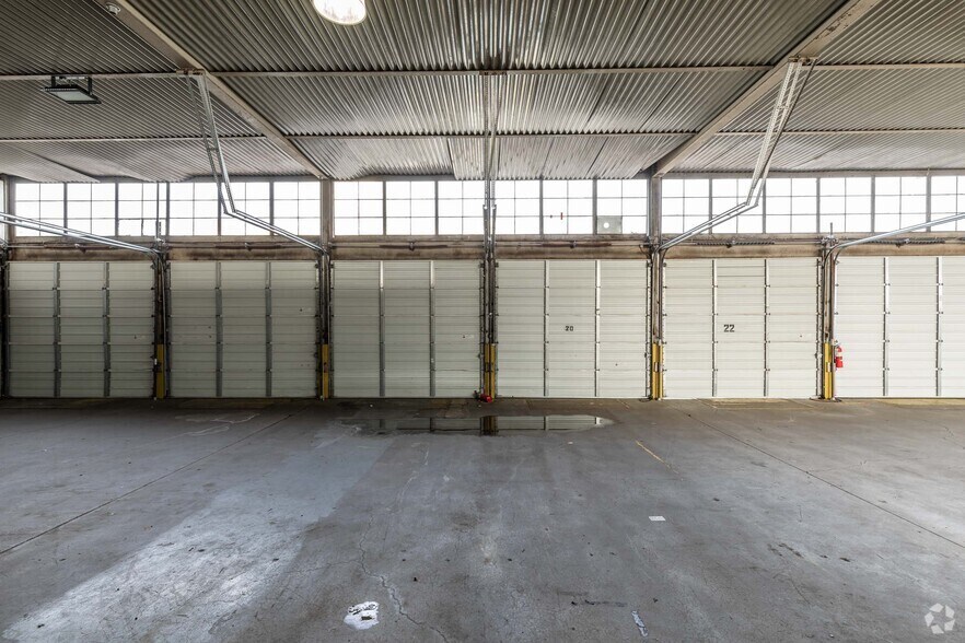 More Photos Of 460 Kingsland Ave, Brooklyn Truck Terminal For Lease