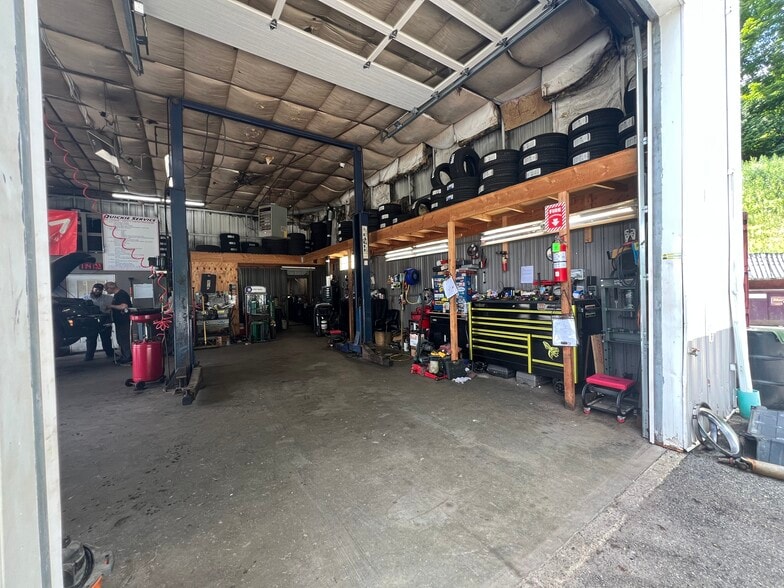 More Photos Of 185 Route 17 M, Harriman Auto Repair For Sale