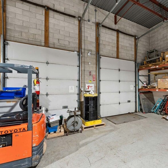 More Photos Of 7305 Rapistan Ct, Mississauga Warehouse For Sale