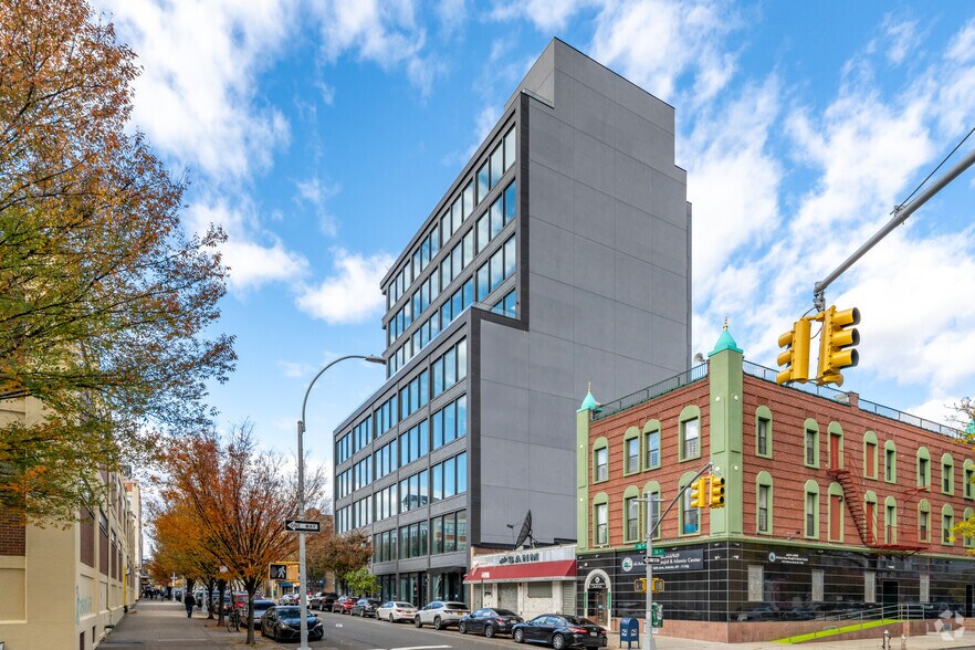 More Photos Of 3501 36th Ave, Astoria Medical For Lease