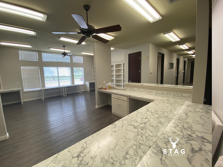 More Photos Of 3327 Colorado Blvd, Denton Medical For Lease
