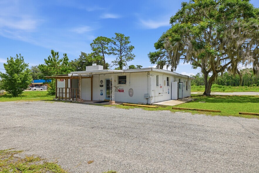 More Photos Of 1148 County Road 309, Crescent City Restaurant For Sale