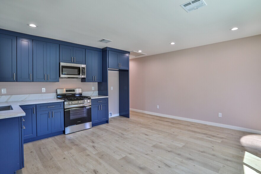 More Photos Of 2111 Scott Rd, Burbank Apartments For Sale
