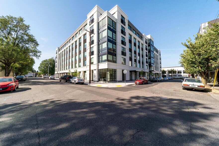 More Photos Of 518 NE 20th Ave, Portland Apartments For Lease