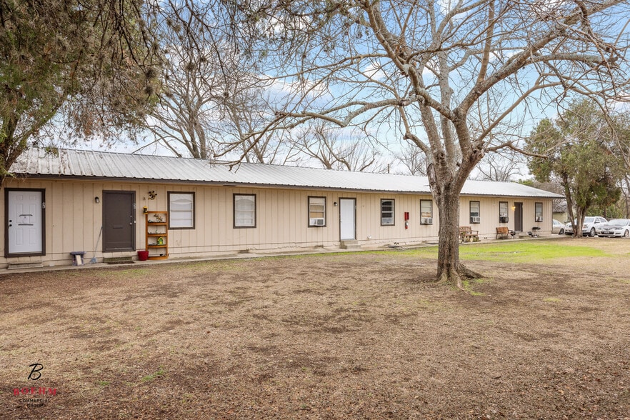 More Photos Of 2906-2908 Hunt St, Kerrville Apartments For Sale