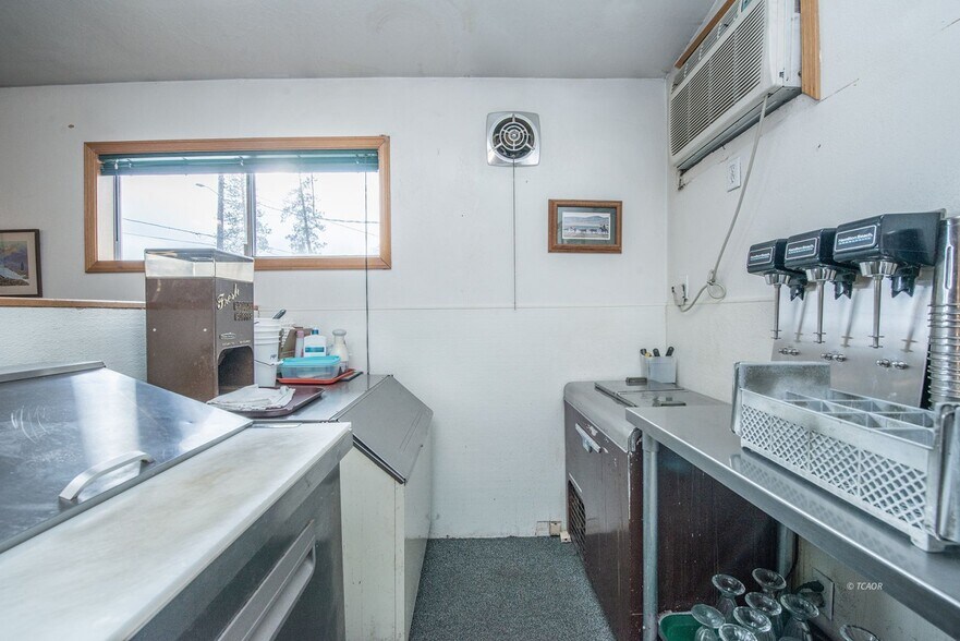 More Photos Of 790 Main St, Weaverville Restaurant For Sale