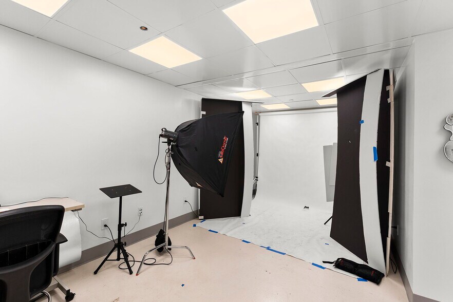 More Photos Of 100-118 John F Kennedy Dr N, Bloomfield Warehouse For Sale