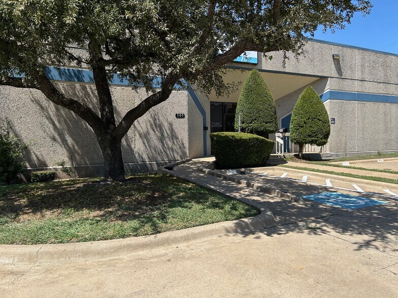More Photos Of 2001 108th St, Grand Prairie Light Distribution For Lease