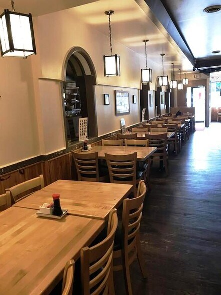 More Photos Of 11-19 N Pleasant St, Amherst Storefront Retail Office For Lease