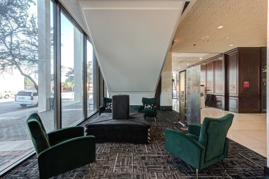 More Photos Of 1500 Broadway St, Lubbock Office For Lease