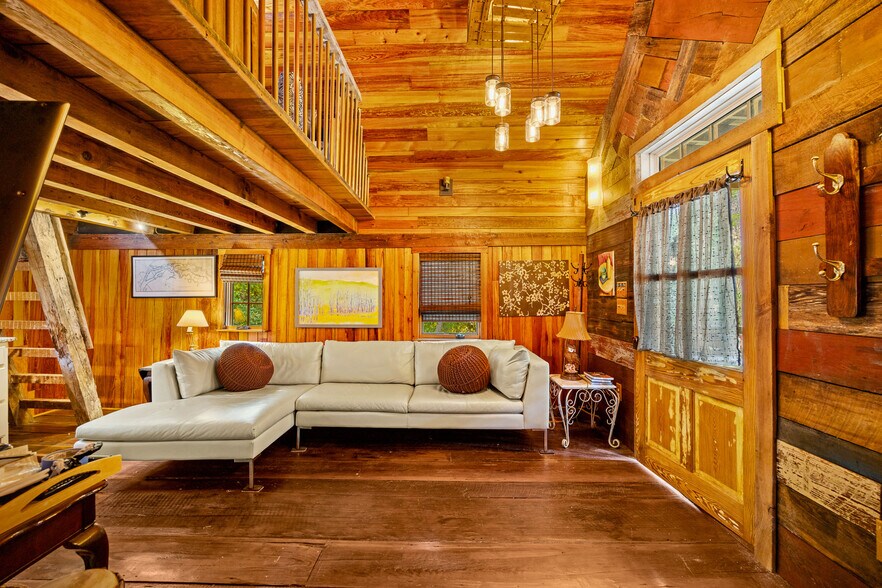 More Photos Of 438 Kessler Loop, Guyton Hospitality For Sale