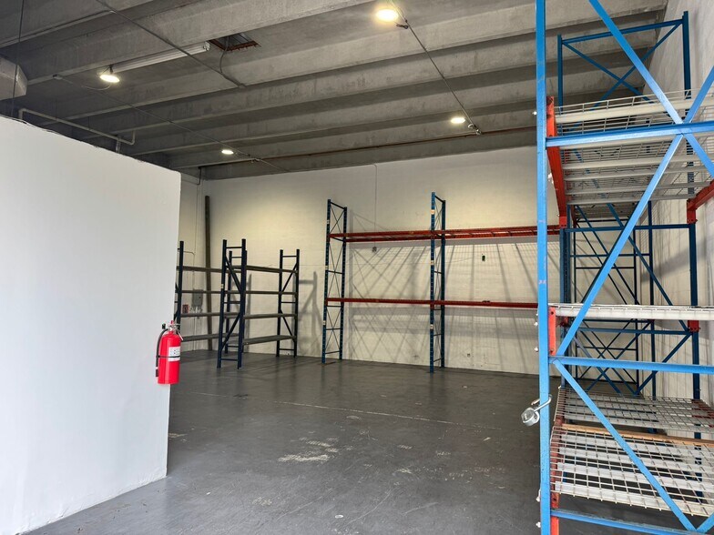 More Photos Of 10855 NW 29th St, Doral Light Manufacturing For Lease