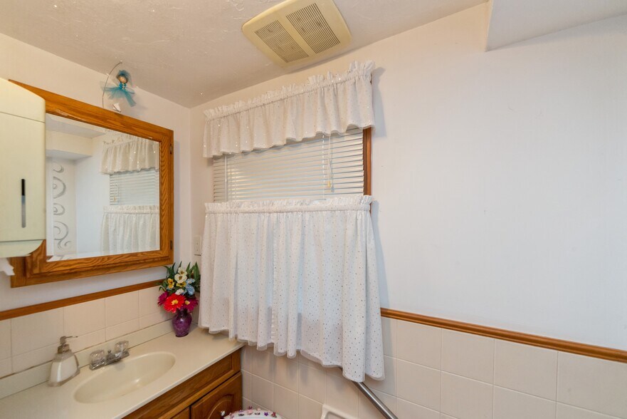 More Photos Of 205 Walnut St, Framingham Office Residential For Sale