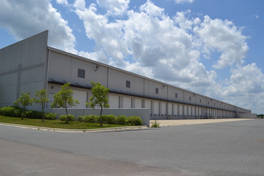 More Photos Of 11600 NW 173rd St, Alachua Warehouse For Lease