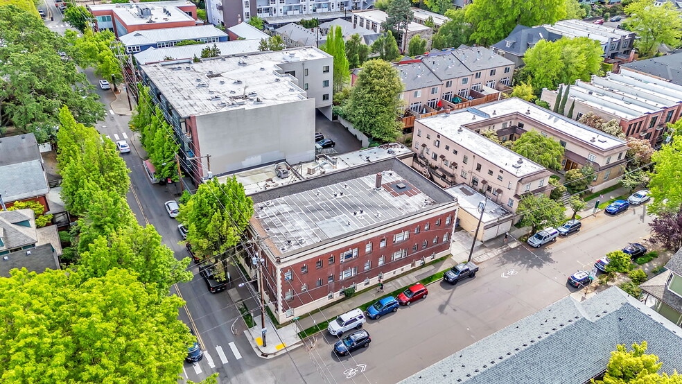 More Photos Of 1323 NW 23rd Ave, Portland Apartments For Sale