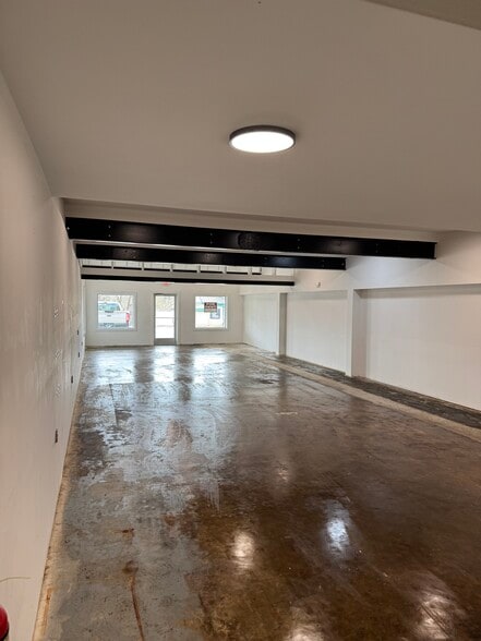 More Photos Of 901 Riverside Dr, Columbia Storefront Retail Office For Lease