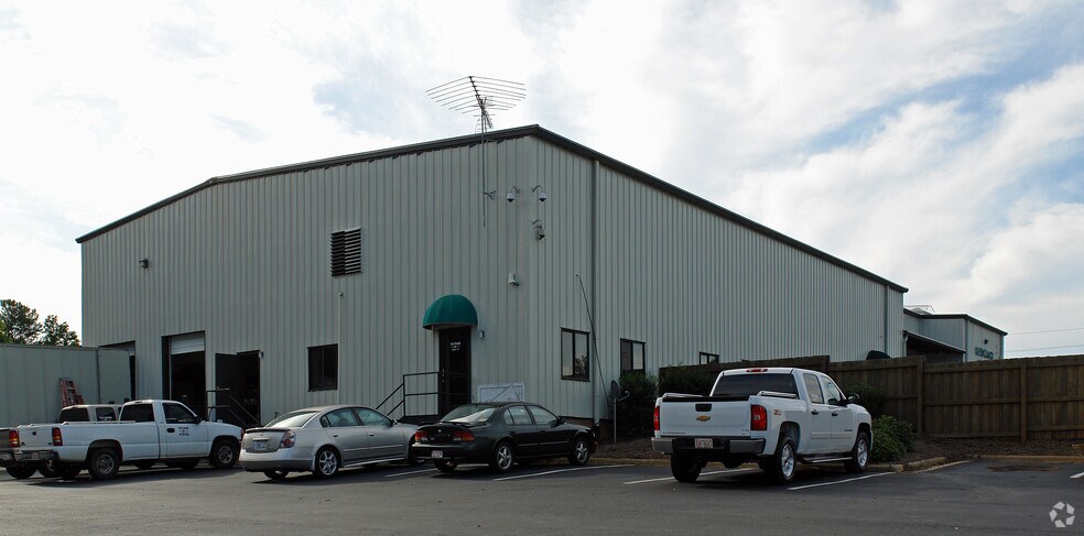 More Photos Of 1406 Smith Reno Rd, Raleigh Warehouse For Lease