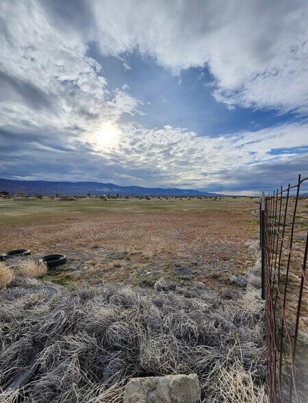 More Photos Of 10252 Santa Fe Fire rd, Lucerne Valley Land For Sale