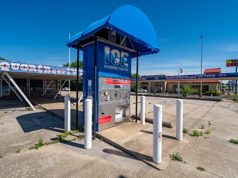 More Photos Of 400 S Air Depot Blvd, Oklahoma City Freestanding For Sale
