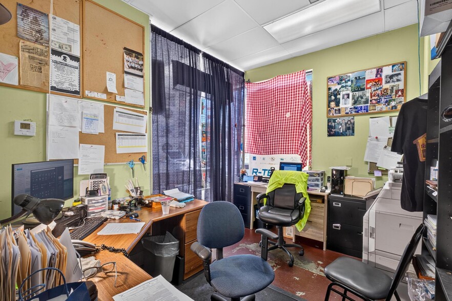More Photos Of 25501 Narbonne Ave, Lomita General Retail For Sale