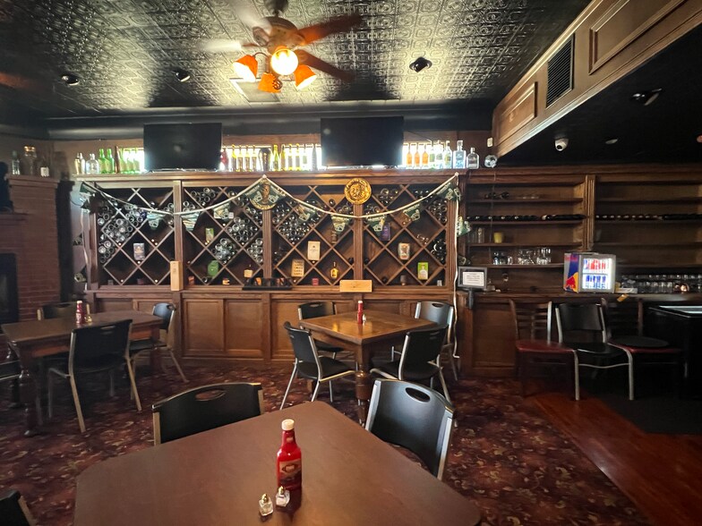 More Photos Of 821 W Broadway St, Muskogee Restaurant For Sale