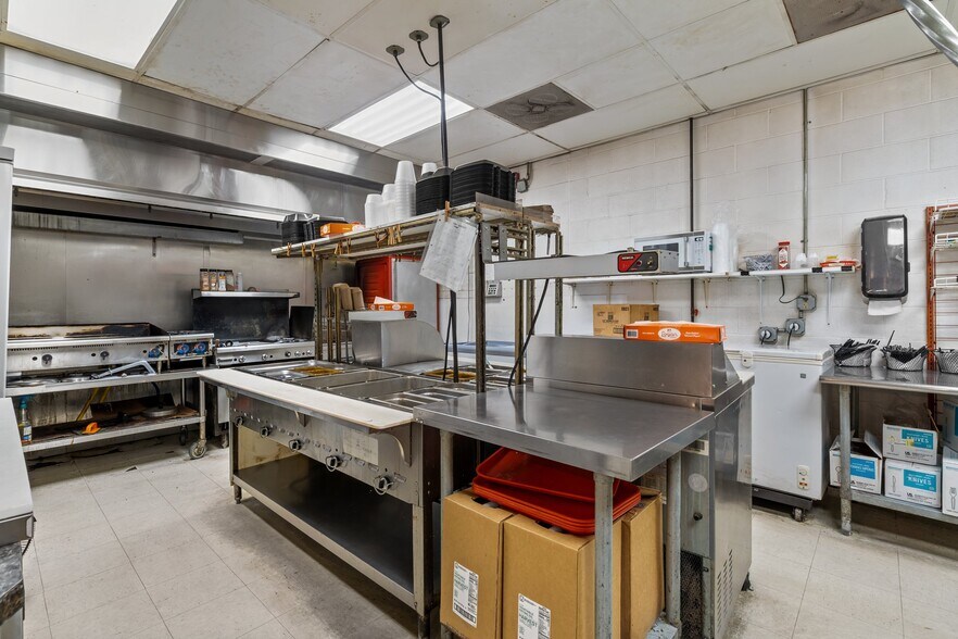 More Photos Of 120 Bank St, Sanford Restaurant For Sale