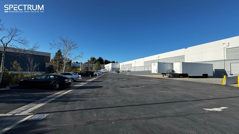 More Photos Of 28361-28385 Constellation Rd, Valencia Manufacturing For Lease