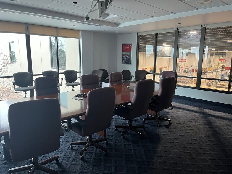 More Photos Of 4120 Specialty Pl, Longmont Manufacturing For Sale