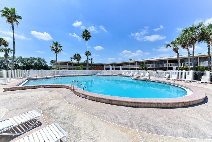 More Photos Of 6525 Us Highway 27 N, Sebring Hotel For Sale
