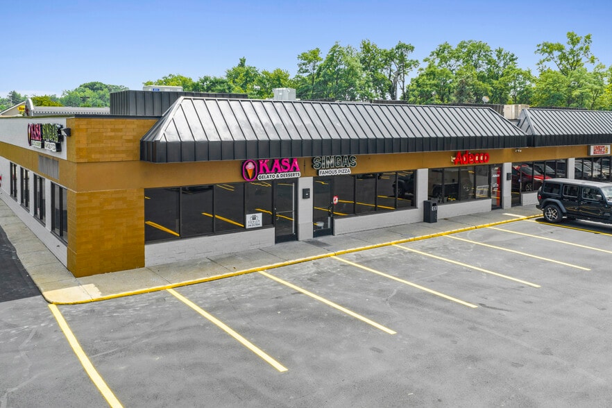 More Photos Of 6370 York Rd, Parma Heights Storefront For Sale