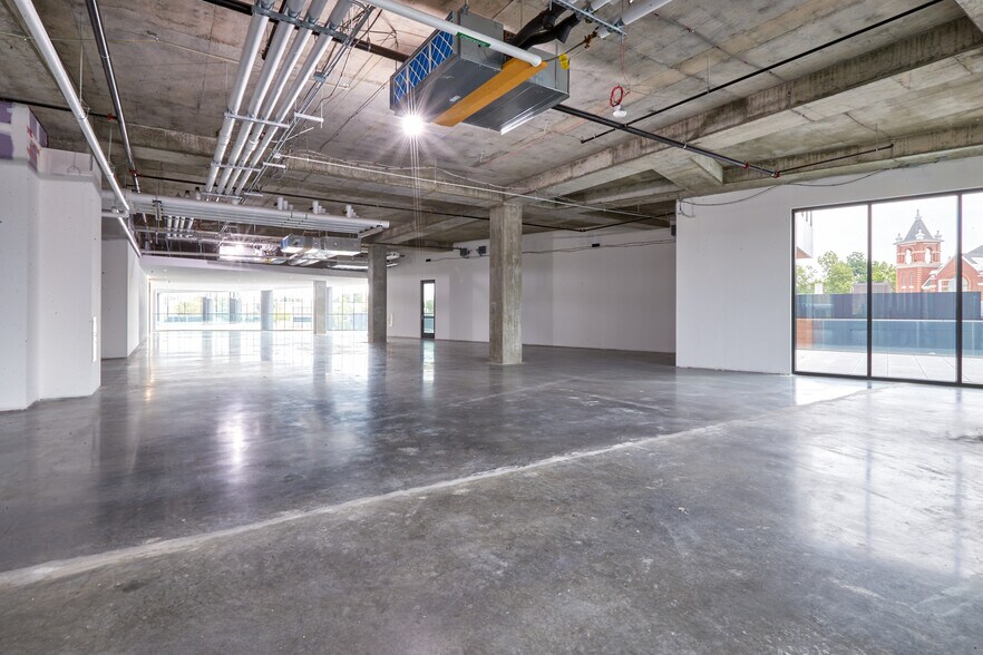 More Photos Of 308 NE 9th St, Oklahoma City Office For Lease