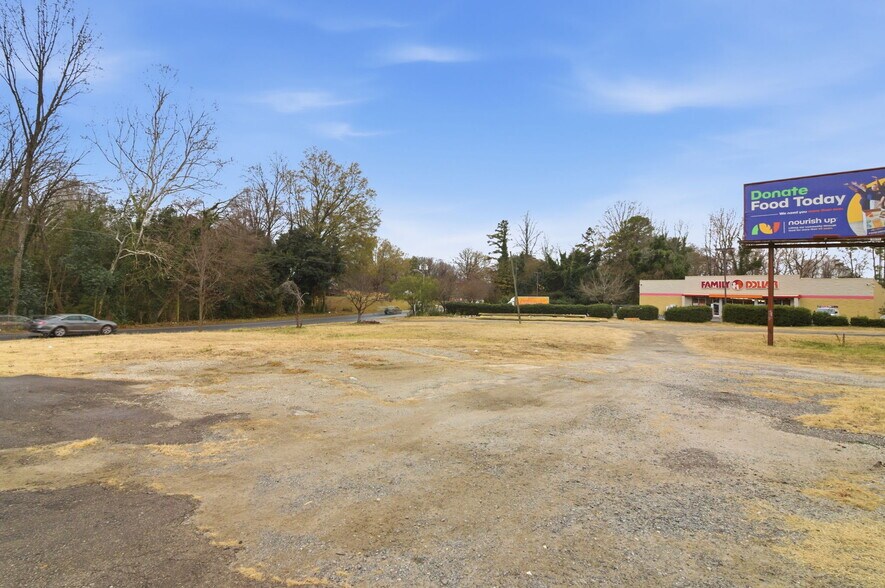 More Photos Of 2501 West Blvd, Charlotte Freestanding For Lease