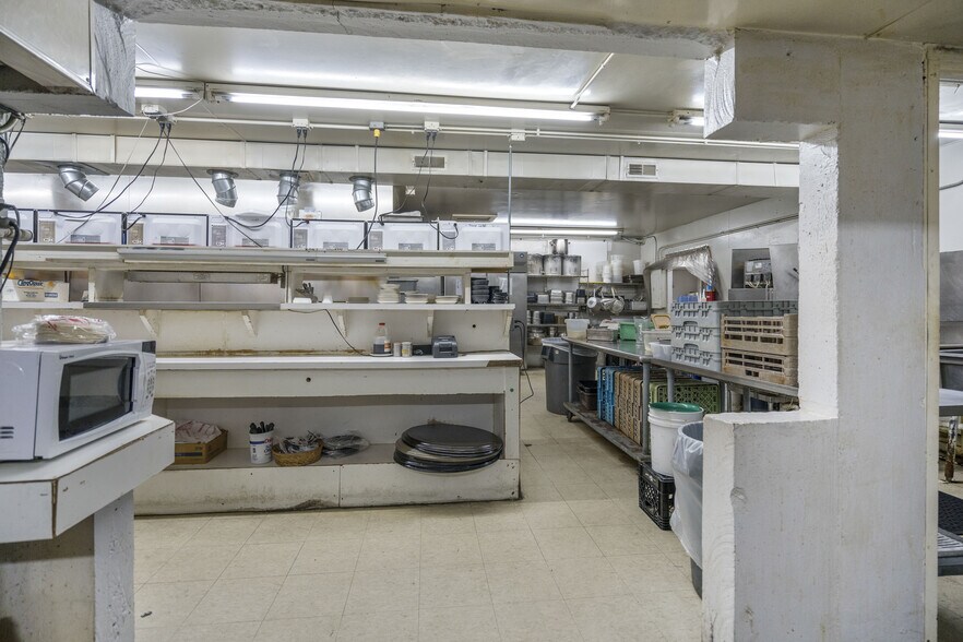 More Photos Of 6605 Hwy 54, Osage Beach Restaurant For Sale