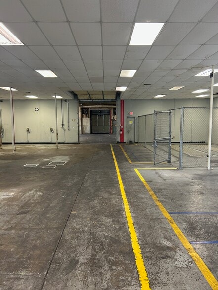 More Photos Of 5313 E Apache St, Tulsa Warehouse For Lease
