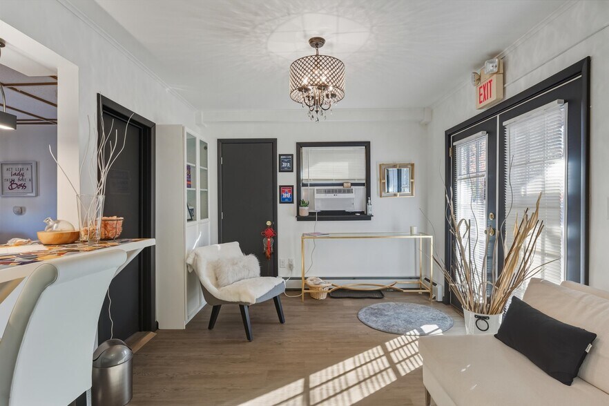 More Photos Of 460 Maple Ave, Saratoga Springs Storefront Retail Residential For Lease