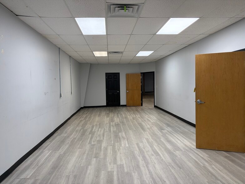 More Photos Of 139 New Hope Rd, Lawrenceville Warehouse For Sale