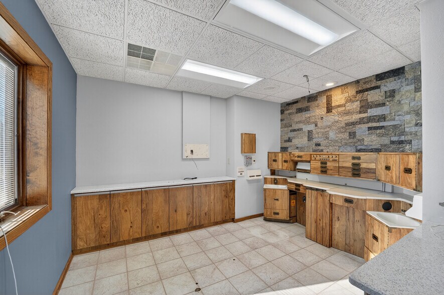 More Photos Of 533 S Main St, West Bend Office For Sale
