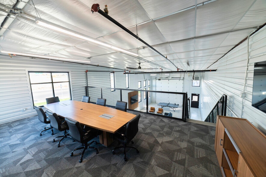 More Photos Of 5380 Ronald Reagan Blvd, Johnstown Light Distribution For Sale