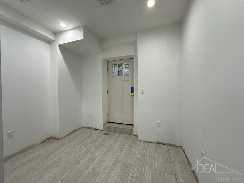 More Photos Of 332A 9th St, Brooklyn Office Residential For Lease