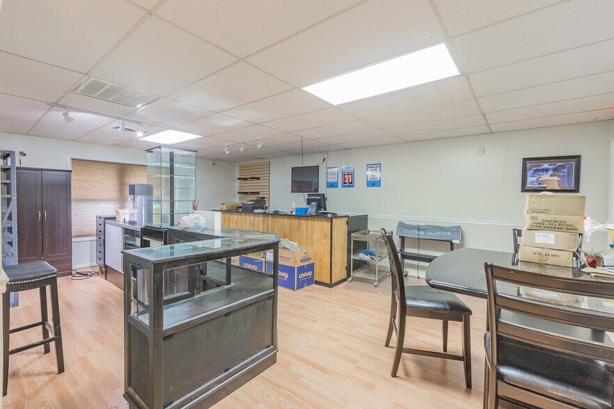 More Photos Of 300 Alamar St, Fort Oglethorpe General Retail For Sale